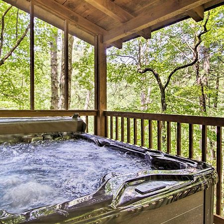 Secluded Forest Cabin, 4 Mi To Downtown Gatlinburg Luaran gambar